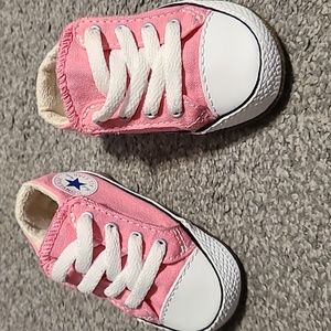 Velcro baby converse